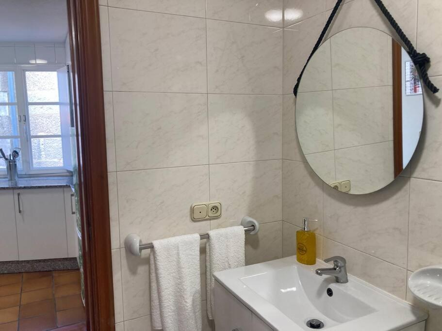 Hyp - A Casa Do Correo Vello - O Balcon Apartment Понтеведра Екстериор снимка