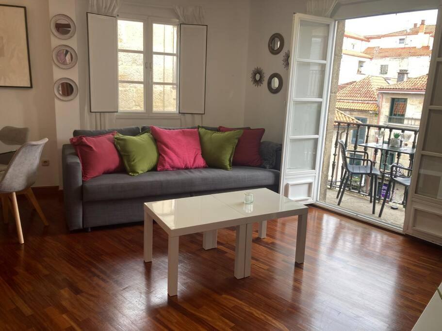 Hyp - A Casa Do Correo Vello - O Balcon Apartment Понтеведра Екстериор снимка